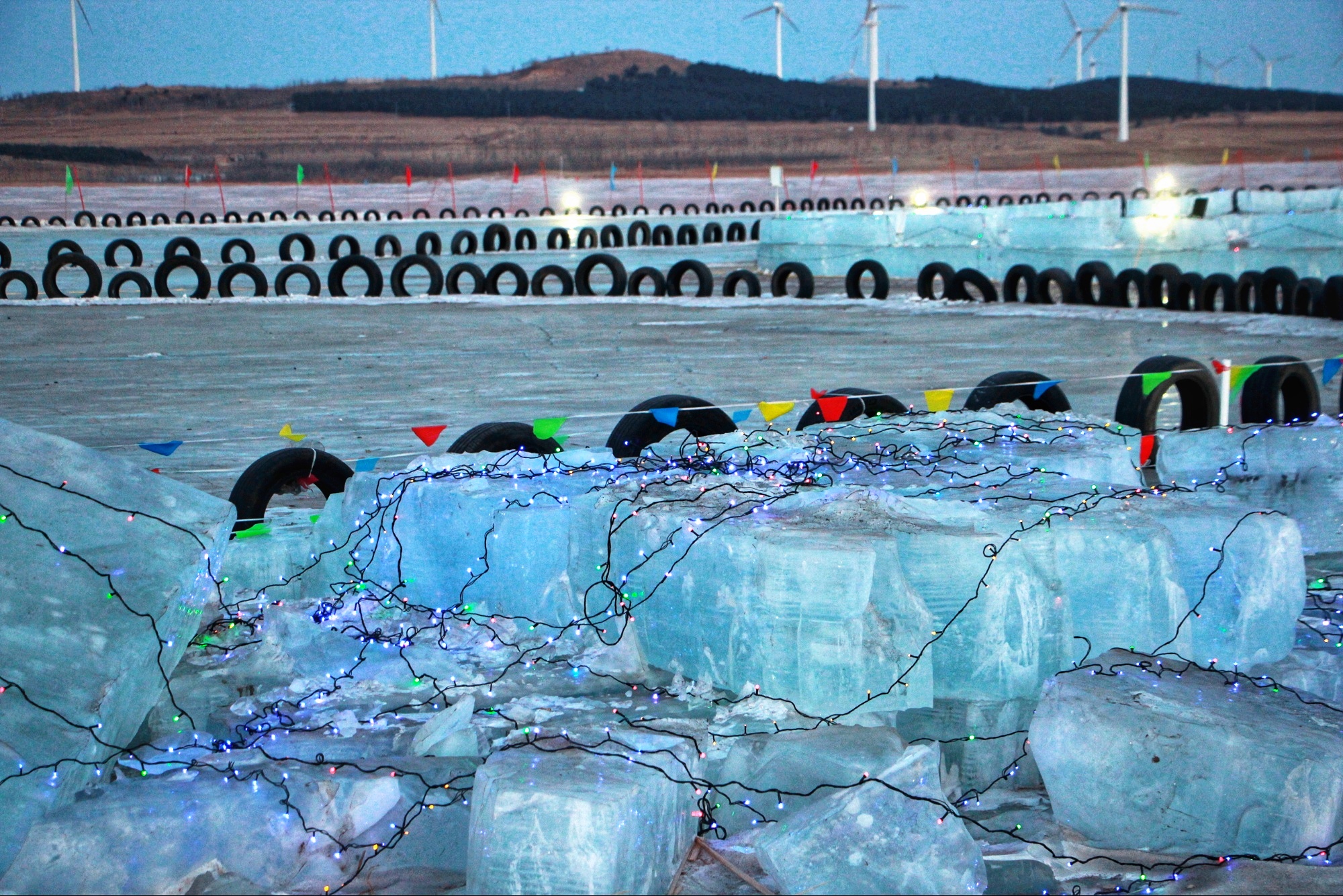 巨龙湖冰雪世界7.jpg